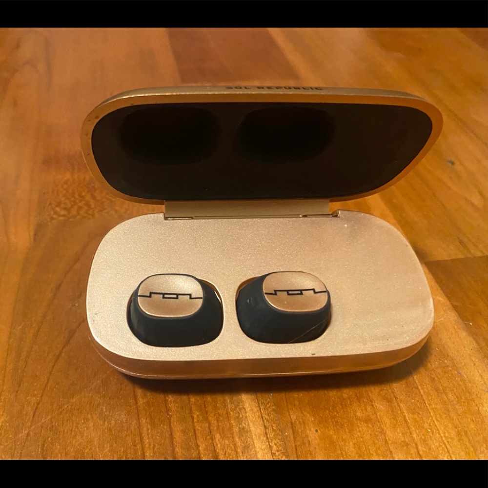 Ear buds wireless - Picture 2 of 3